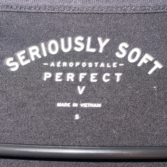 Aeropostale Black T-Shirt - Picture 2 of 3